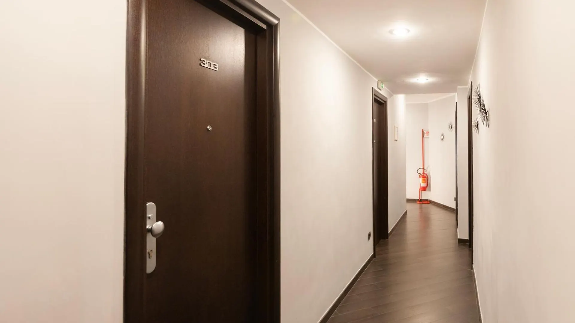 Cloud 9 Hotel Rome 2*,
