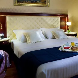 Mondial Hotel